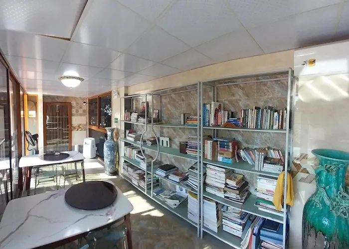 Kq Hostel